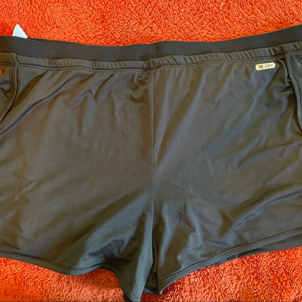 Size L Reebok RBX perf shorts. - Picture 5 of 7